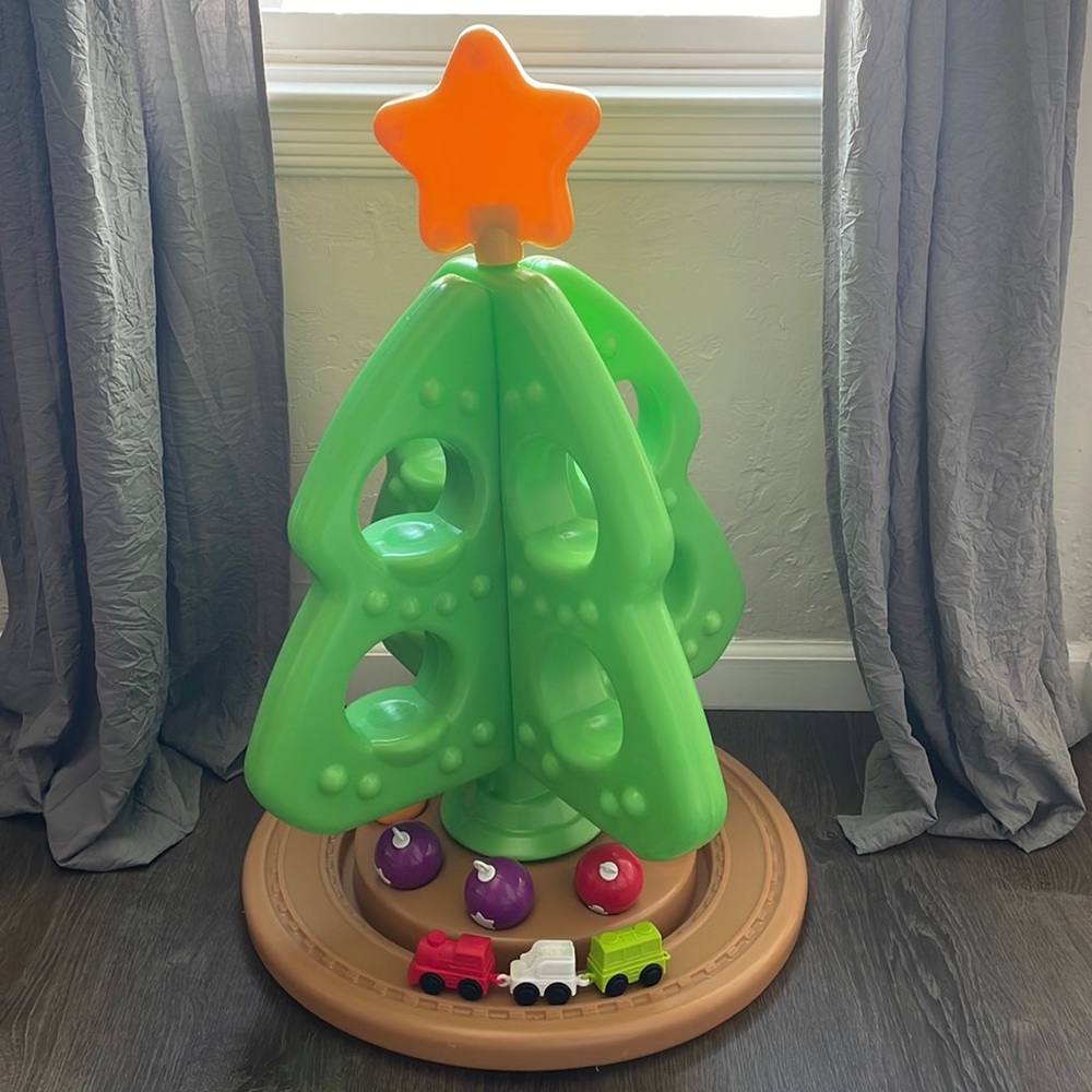 STEP2 My First Christmas Tree
